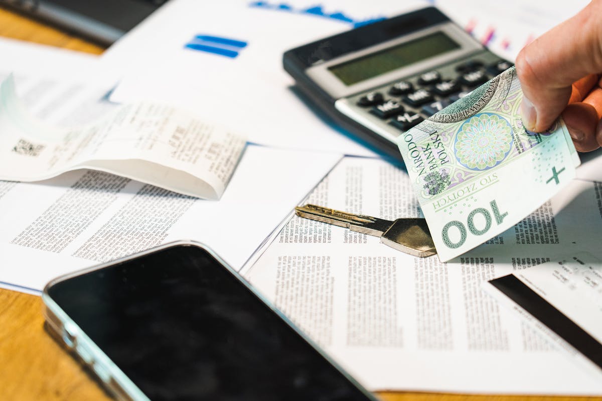 Best Invoice Numbering System: Options Compared