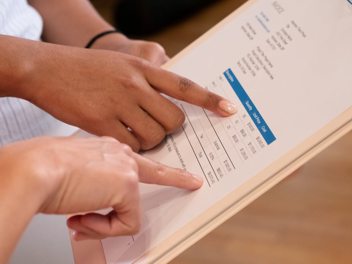 Canva Invoice Template: How to Use It and When to Upgrade