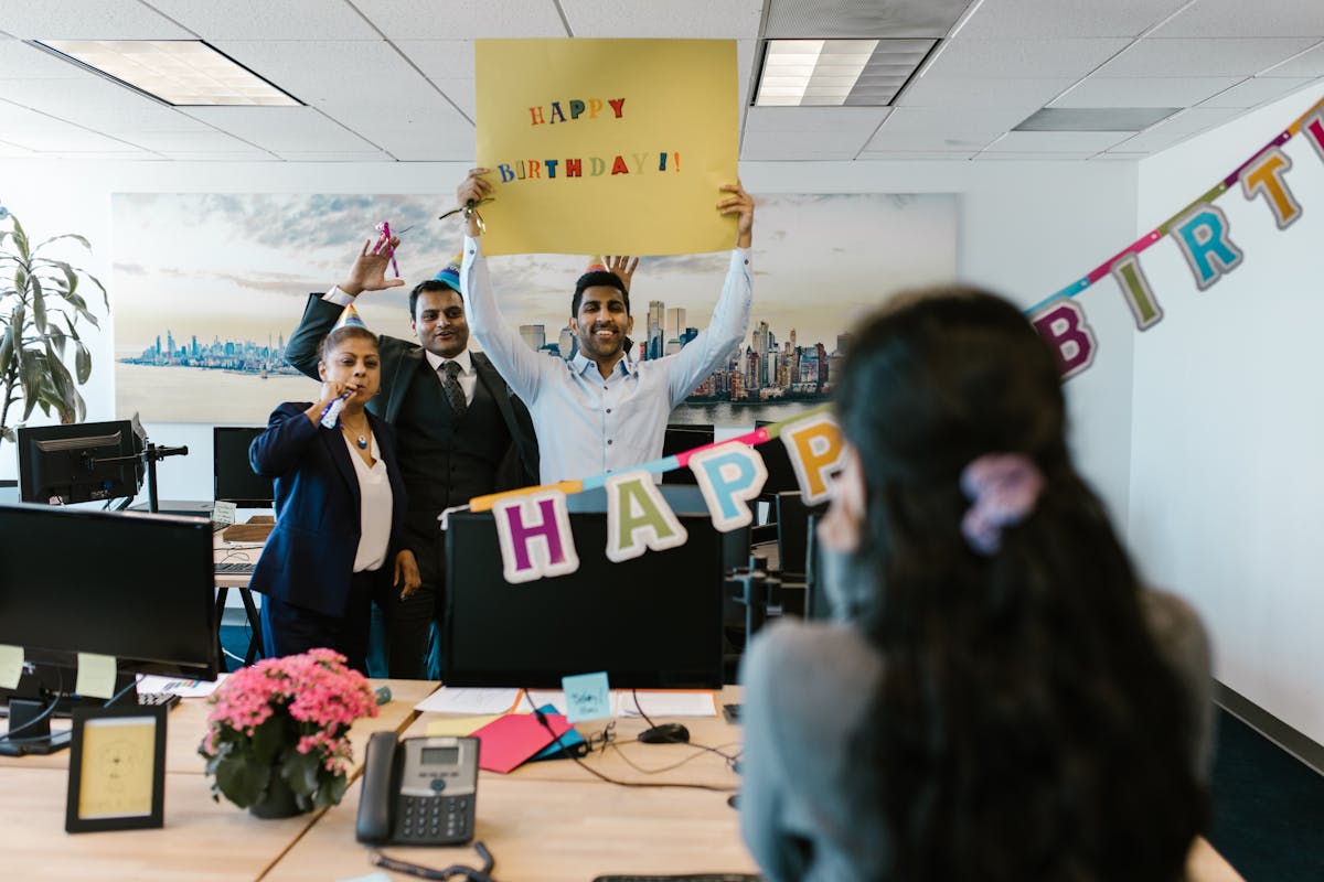 Closing Freelance Deals by Email: The 3-Email Sequence That Converts