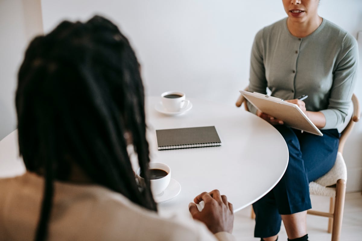 The Junior Hire Playbook: From Raw Hire to 30% Workload Transfer in 90 Days
