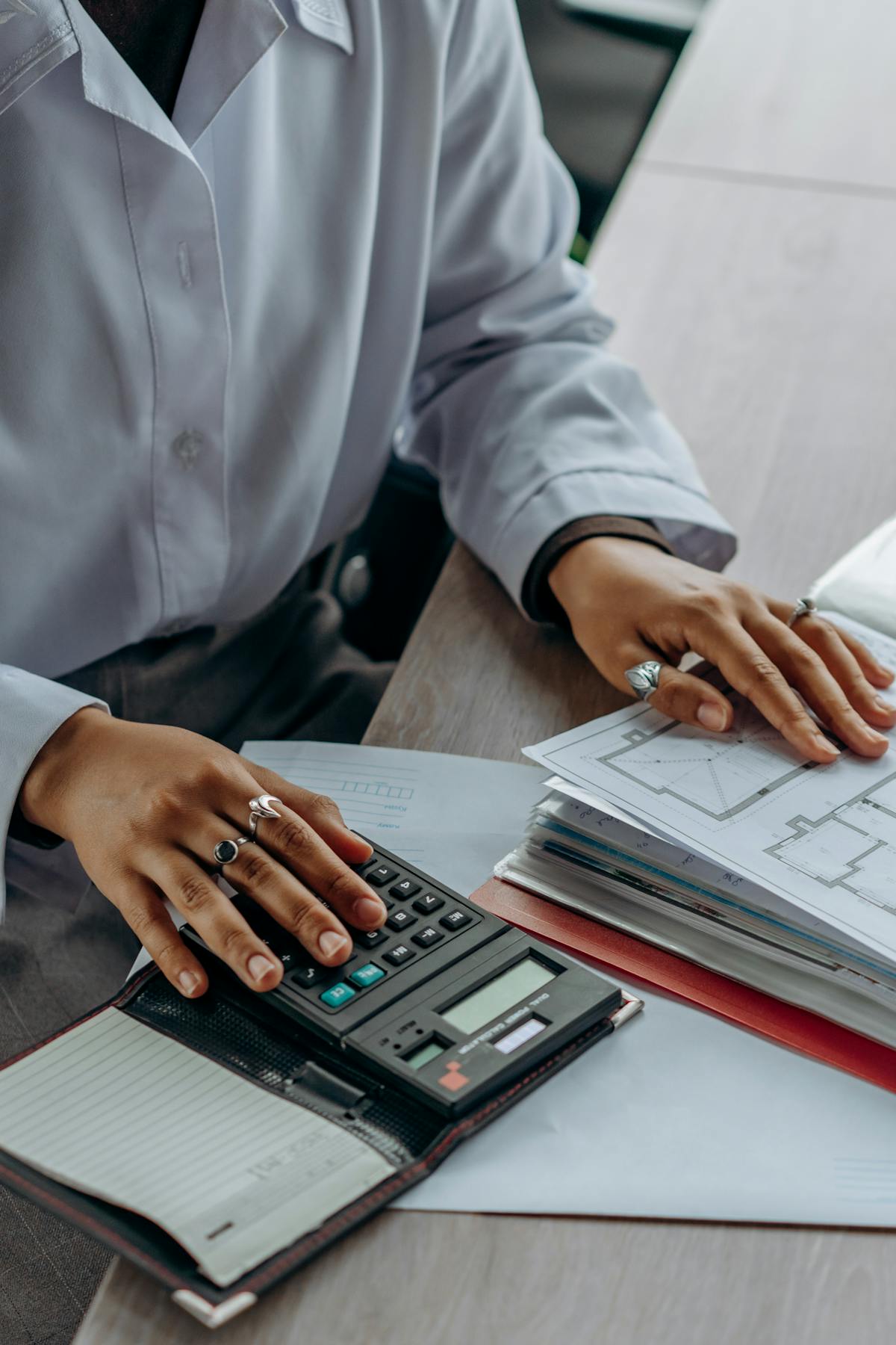 Your First Business Bank Account as a Freelancer: How to Pick, Open, and Set It Up