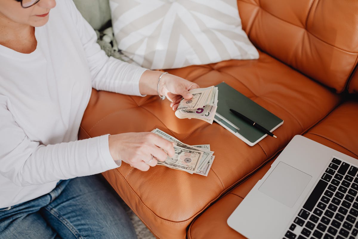 The "Project Completion Invoice Template" That Triggers Final Payment in 7 Days