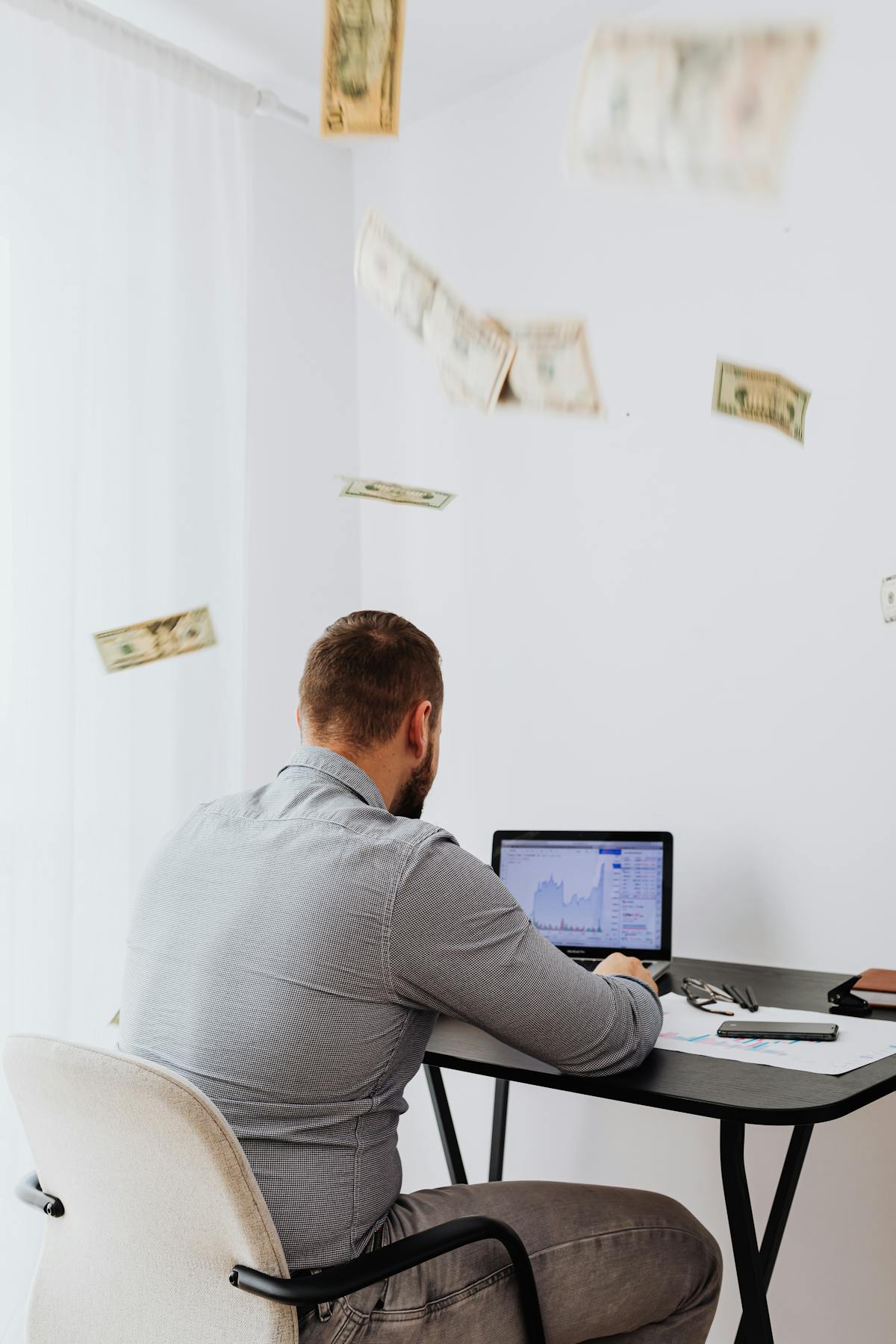 Freelancer finances money