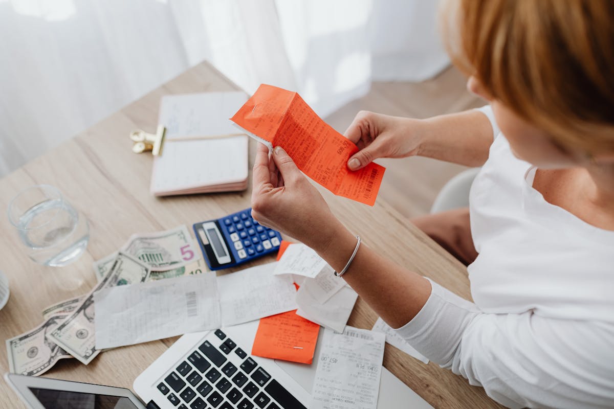 The "Deposit-Plus-Milestone" Invoice Structure: Cash Flow Protection on Long Projects