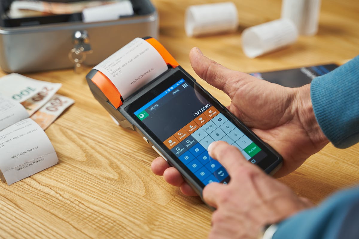Is an Invoice the Same as a Receipt?