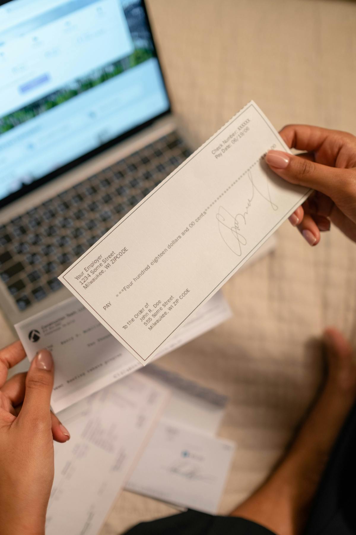 How to Create an Invoice for Services Rendered Online