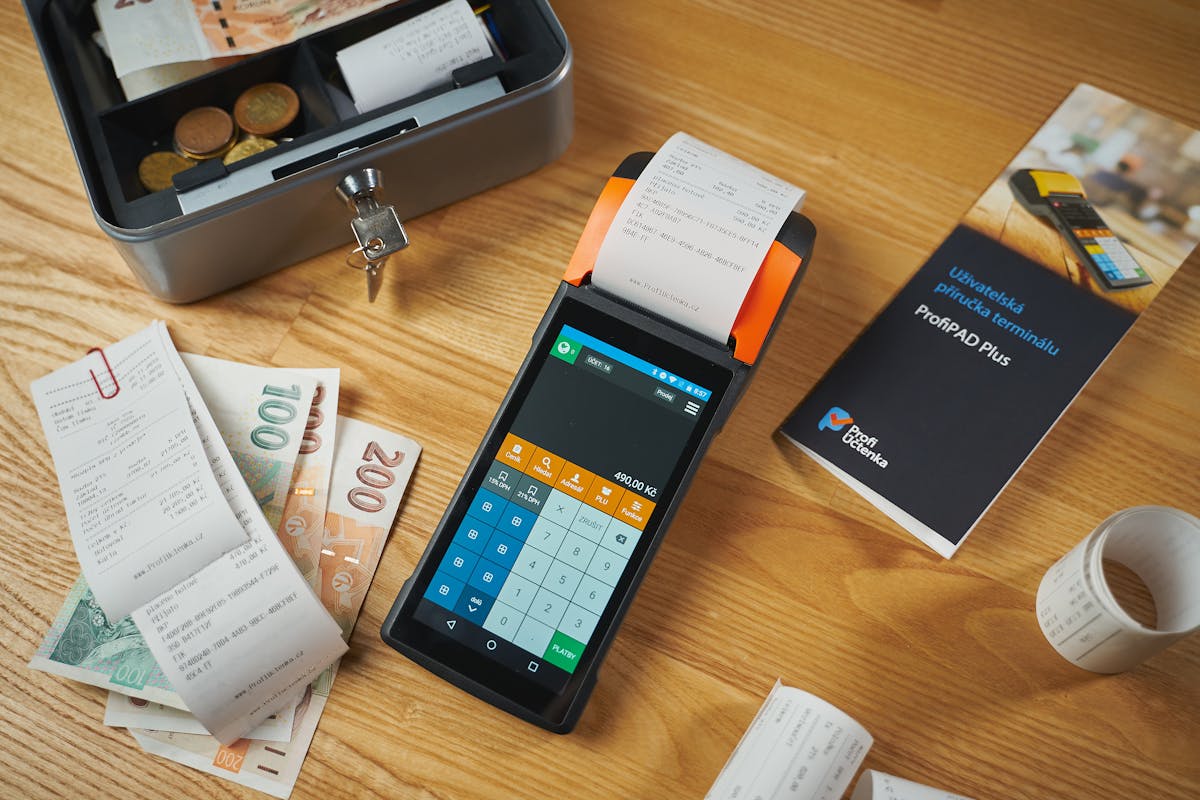The First Invoice That Sets Payment Expectations for the Whole Relationship