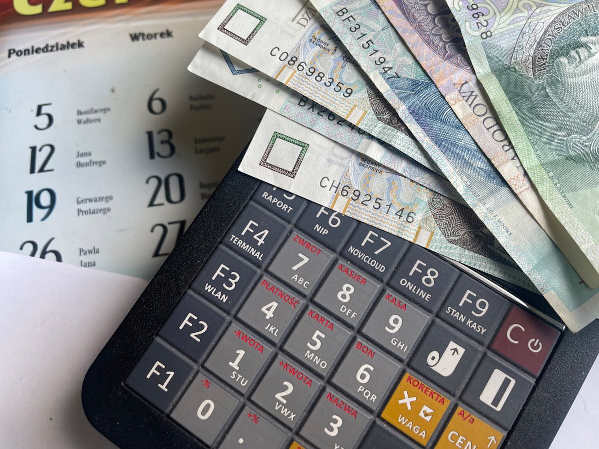 How to Ask for a Deposit Before Starting Work (Scripts That Don't Awkward)