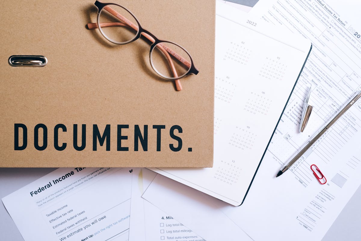 How to Deal With Overdue Invoices Without Damaging the Relationship