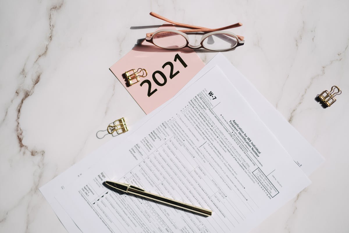How Should Invoices Be Numbered? (The Standard and the Options)