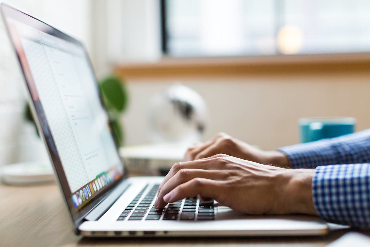 Best Ways to Follow Up With Customers: Real Examples