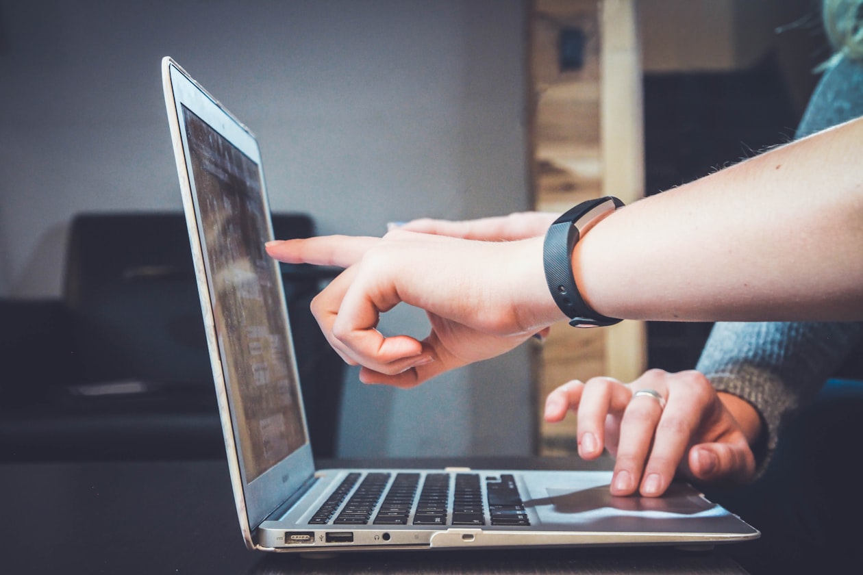The 'Quote Acceptance Email': What the Buyer Should Get When They Say Yes