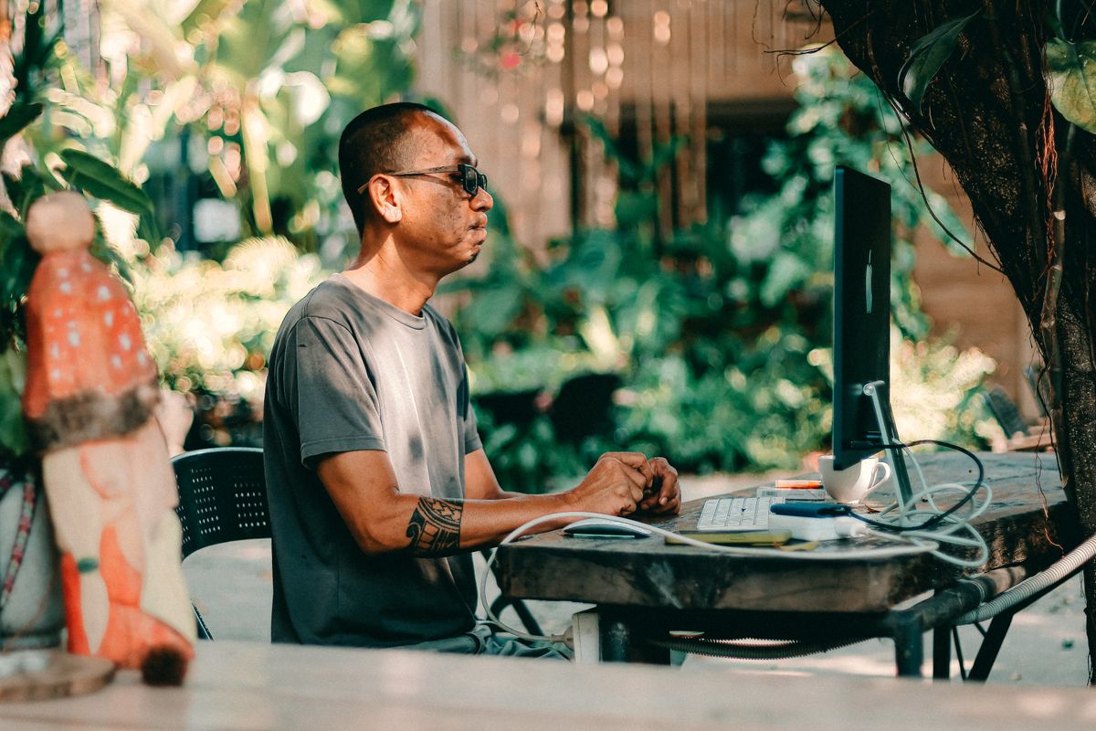 How to Get Freelance Clients: What Reddit Actually Says