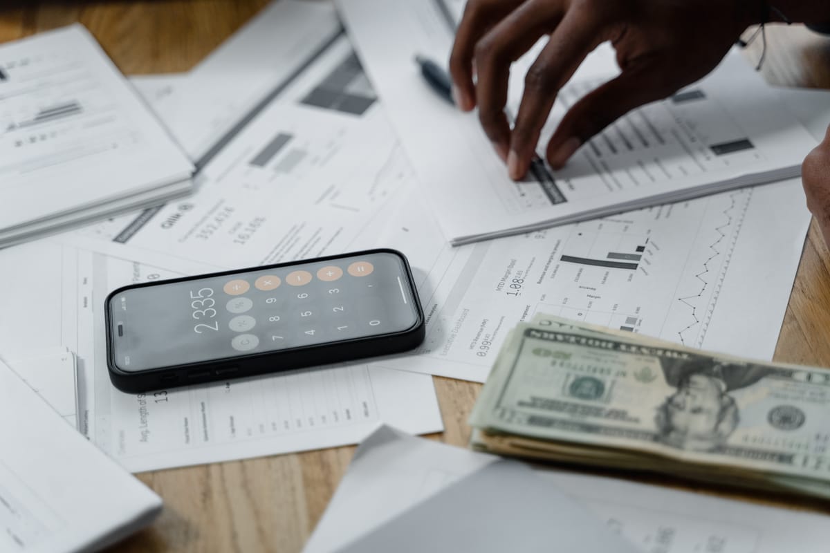 How to Follow Up on an Unpaid Invoice by Email: 3-Stage Sequence