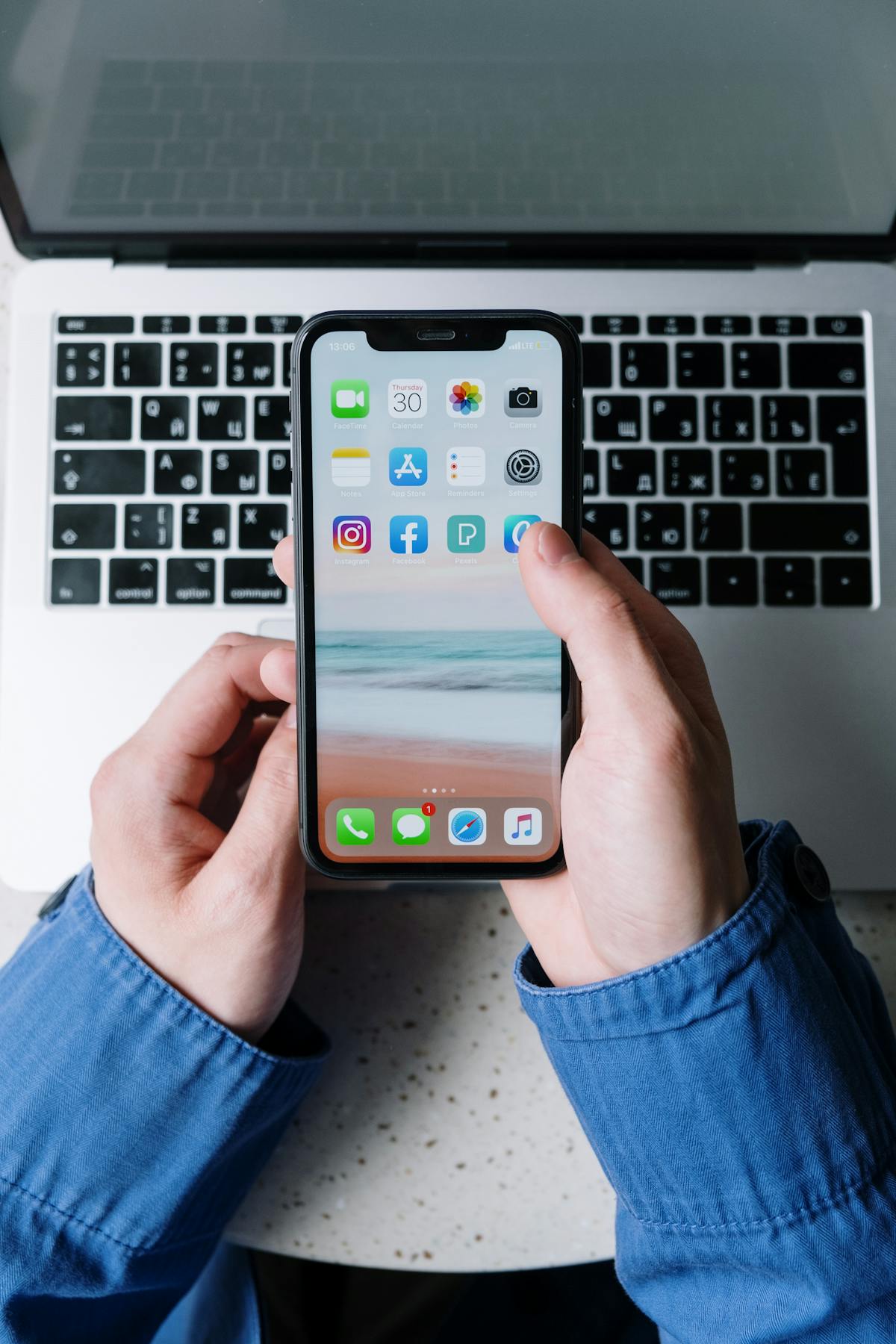 What Is the Sales Tracking Process? A Freelancer's Guide