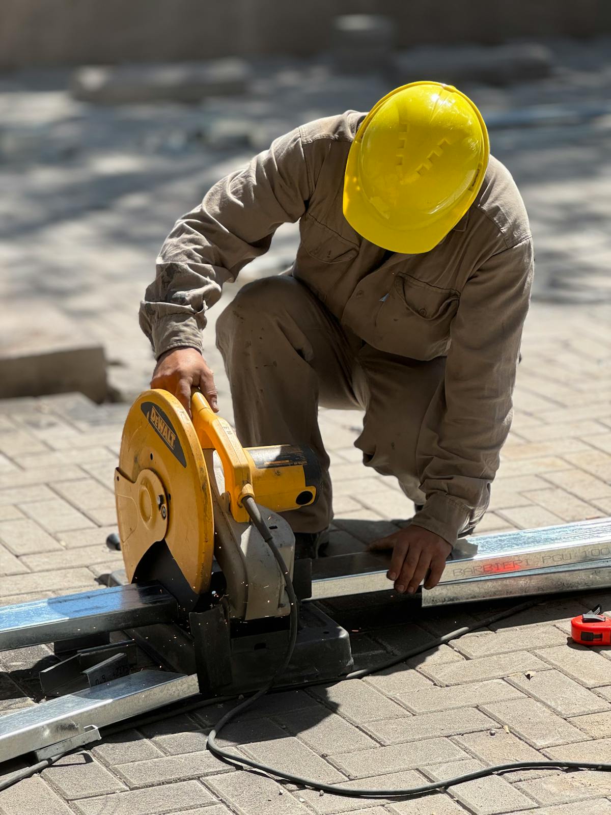 Industry tradesperson with tablet jobsite