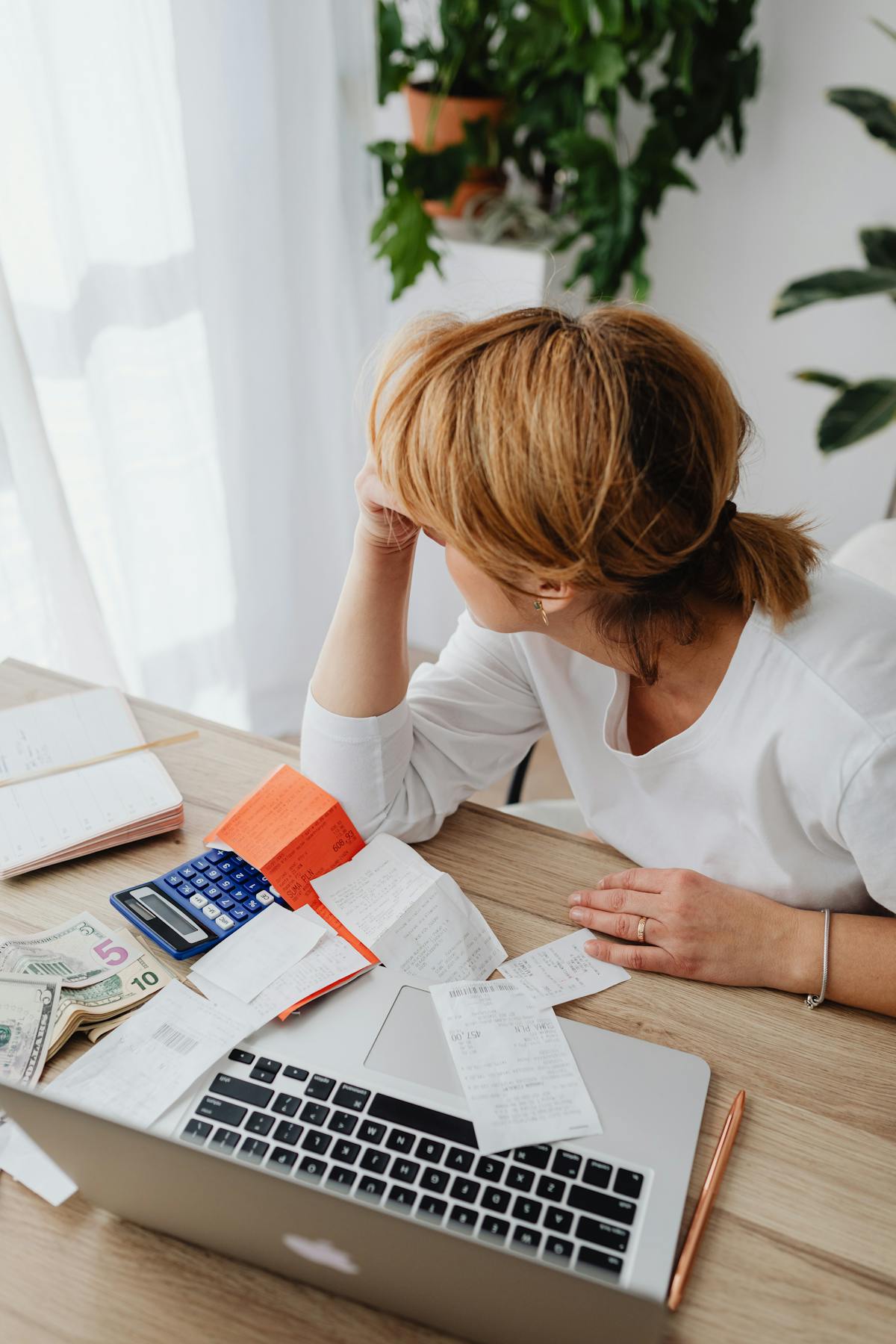 What Is a Reasonable Late Fee on an Invoice?