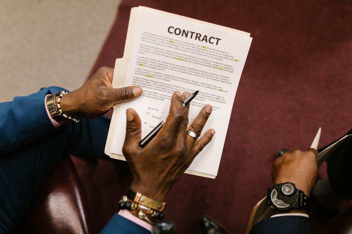 The Late Payment Fee Clause: How Freelancers Guarantee They Get Paid