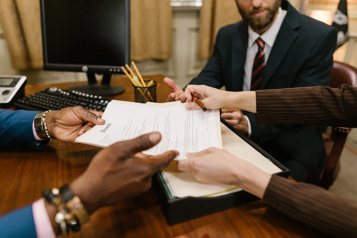 Legal contract signing lawyer