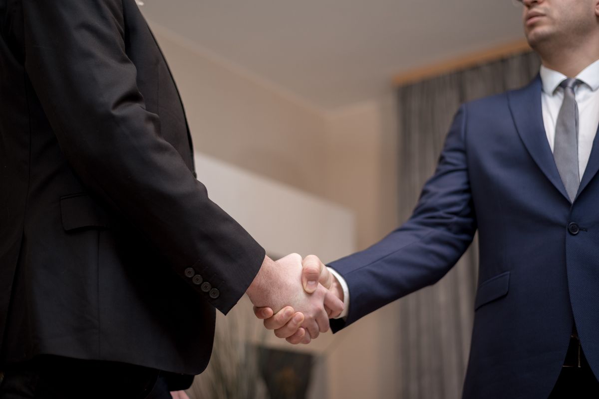The "Negotiation Tempo" Mistake: Why Slowing Down Wins More Than Speeding Up