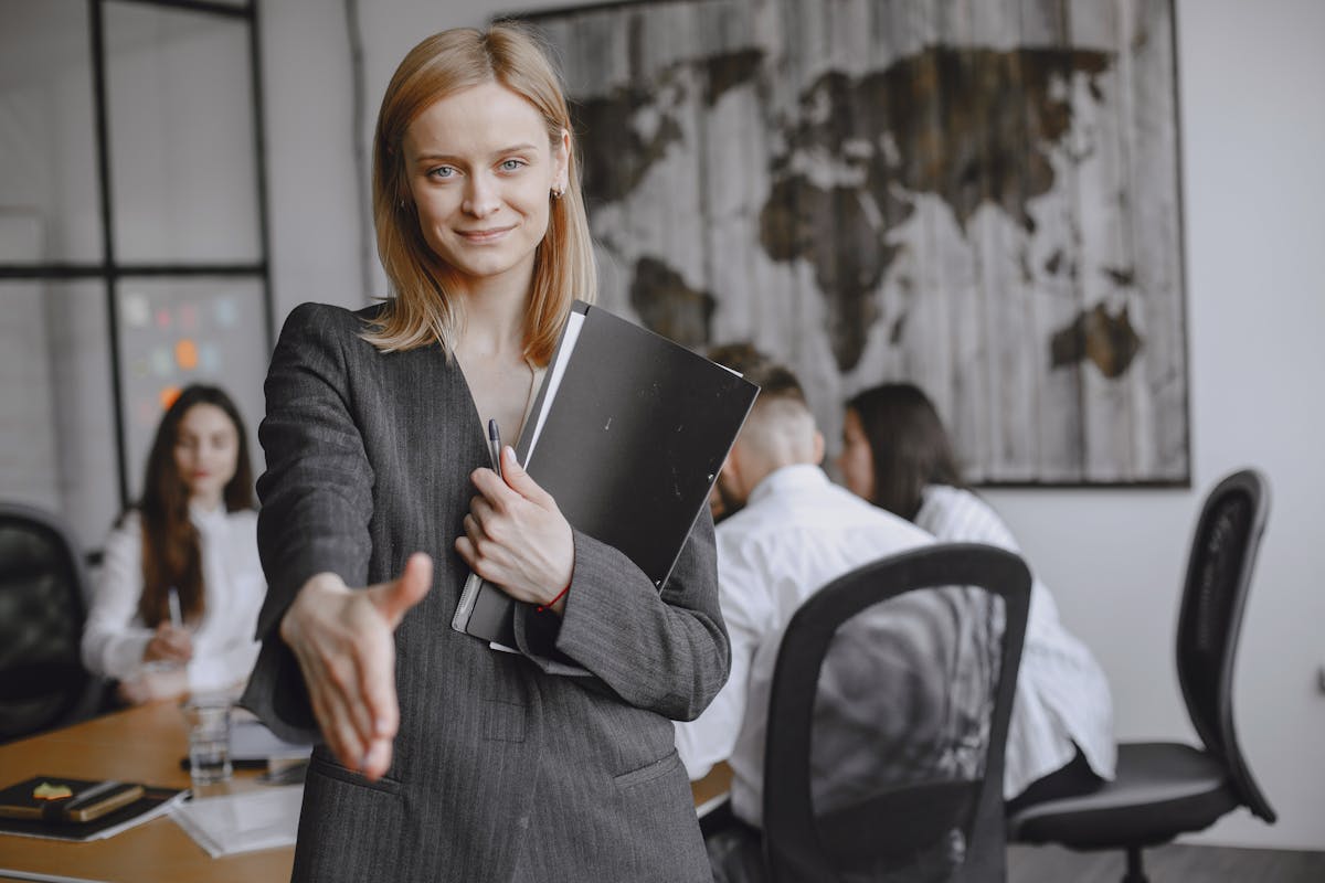 The 8-Section Welcome Packet That Eliminates 6 Weeks of 'Quick Question' Emails