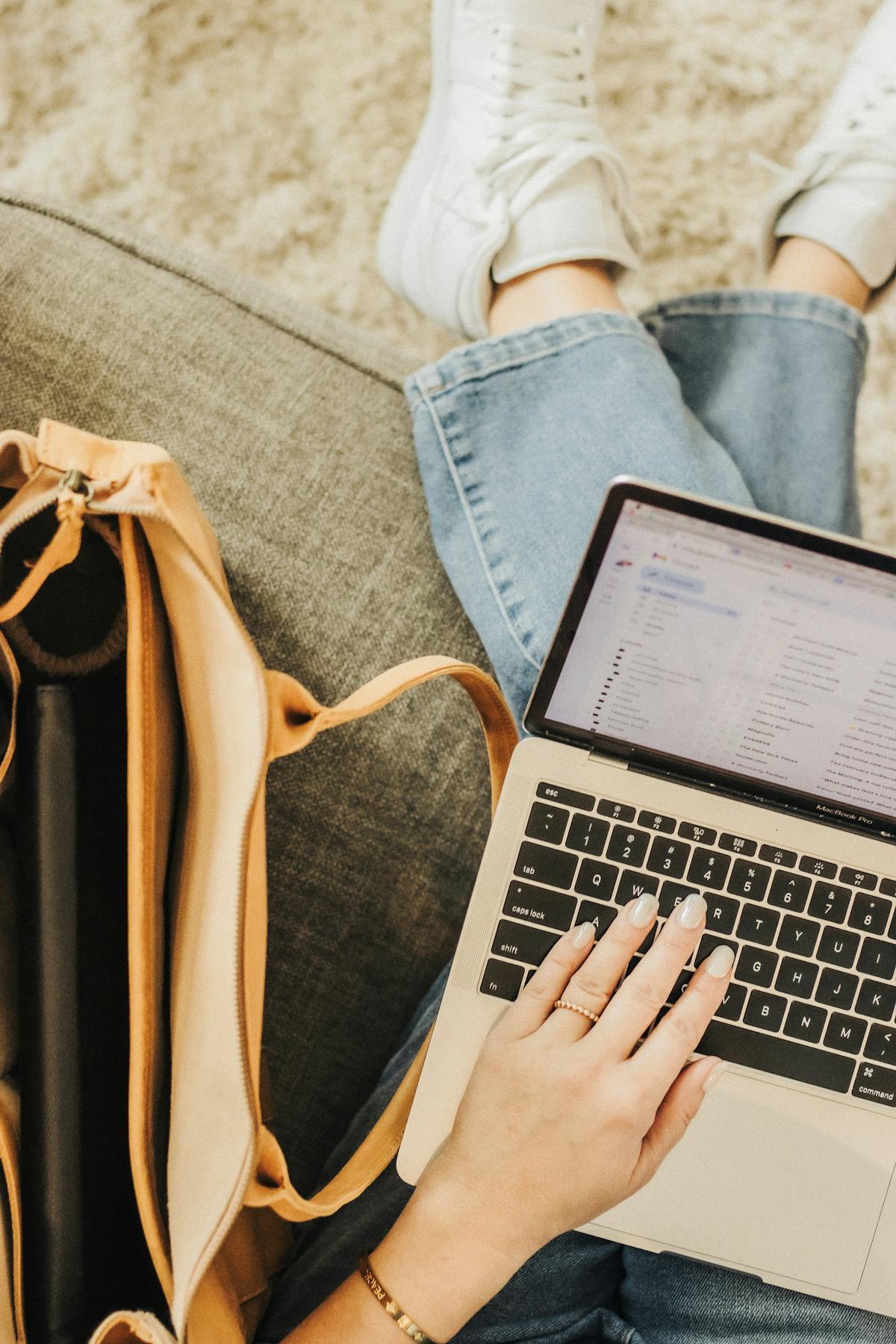 Offer Letter Follow-Up Email to HR: Professional Templates