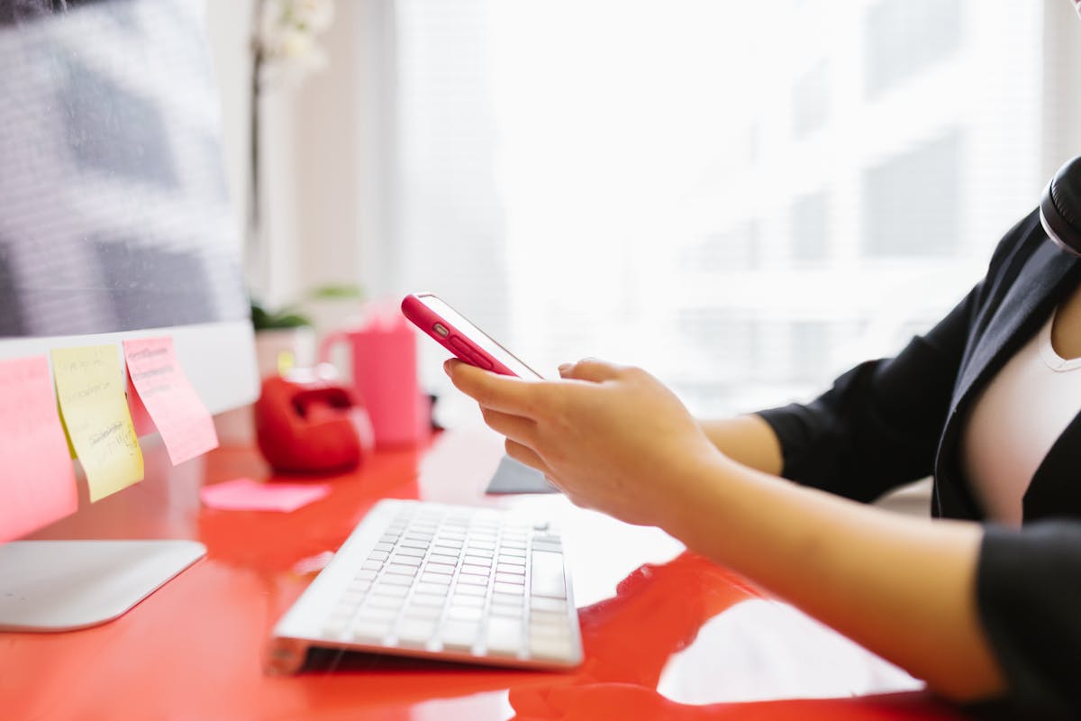 The "Email-Then-Connect" LinkedIn Sequence That Doubles Inbox Response Rates