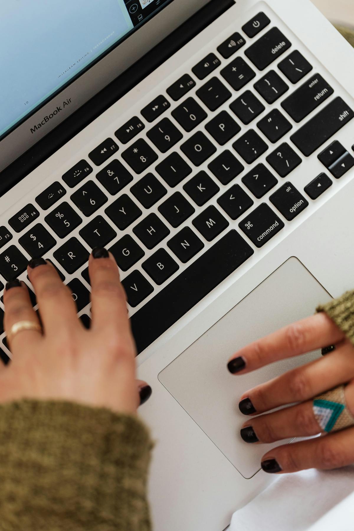 The "Single-Question Email": A 7-Word Outreach That Works for Networking