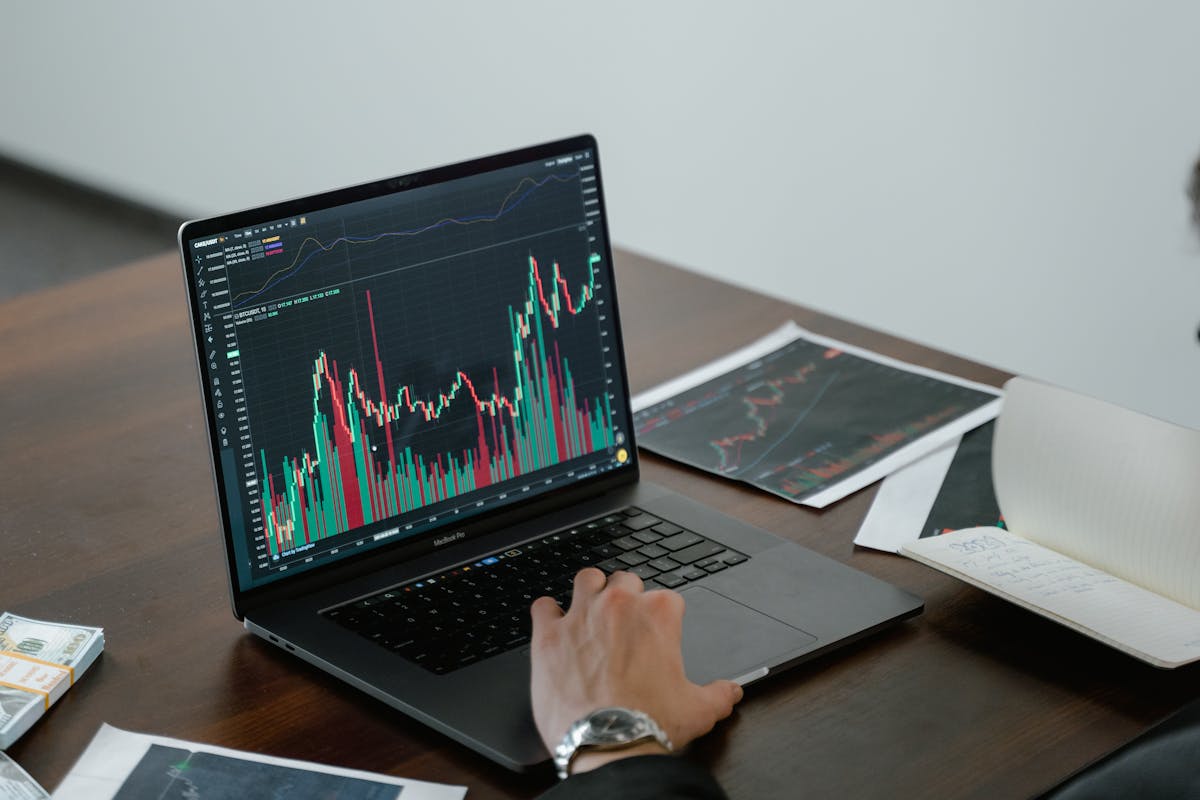 Quarterly vs. Monthly Bookings: Why Monthly Goals Create Panic