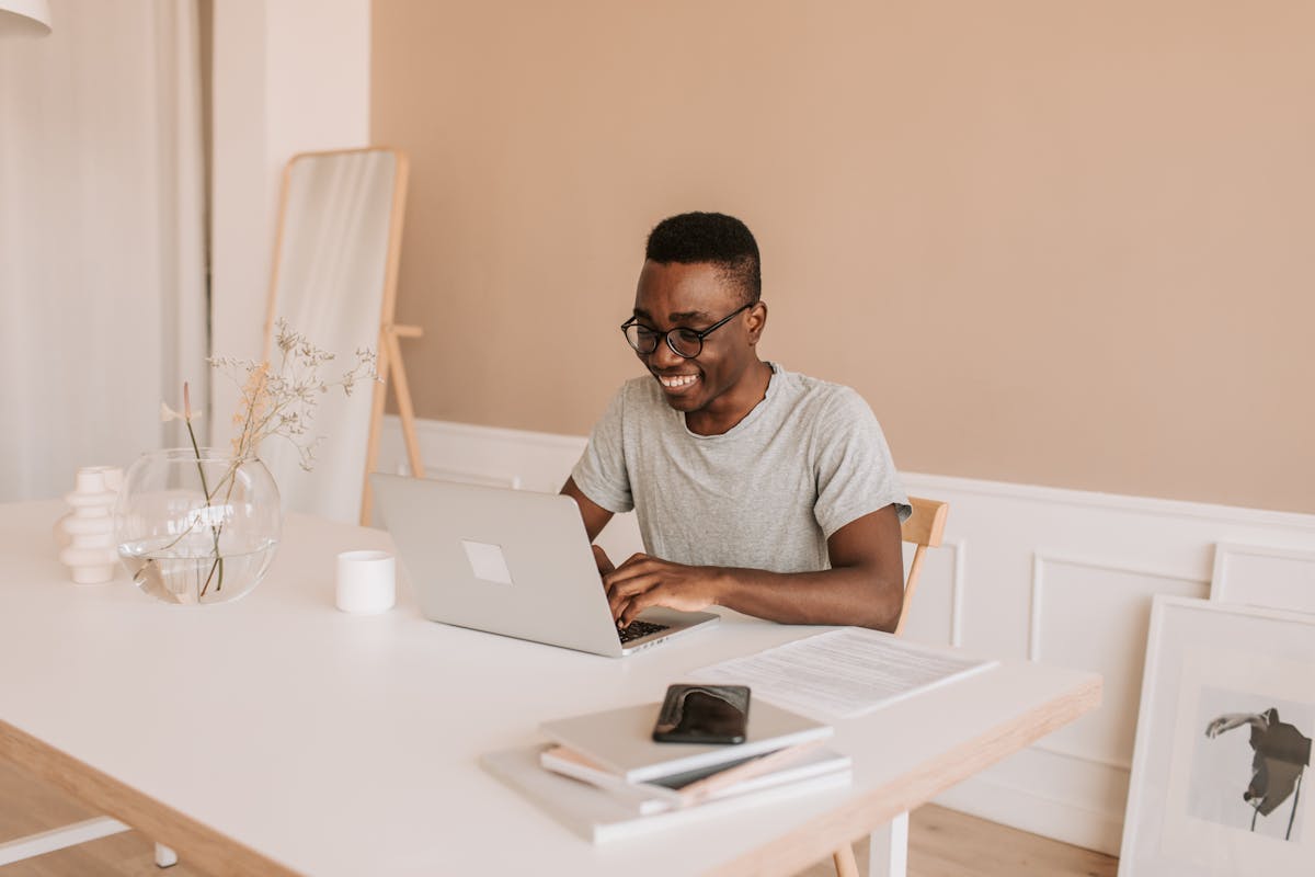 6 Contexts Where Using AI Hurts More Than It Helps