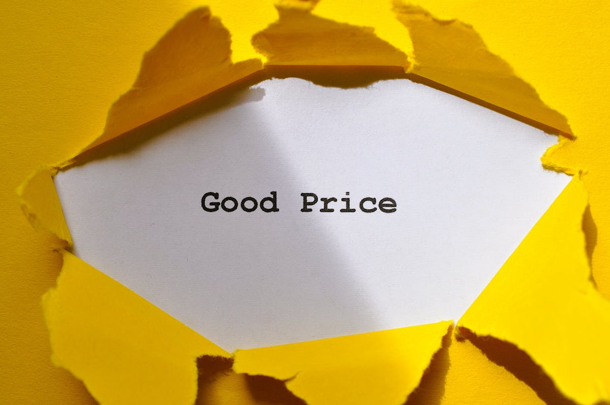 Price tag discount concept
