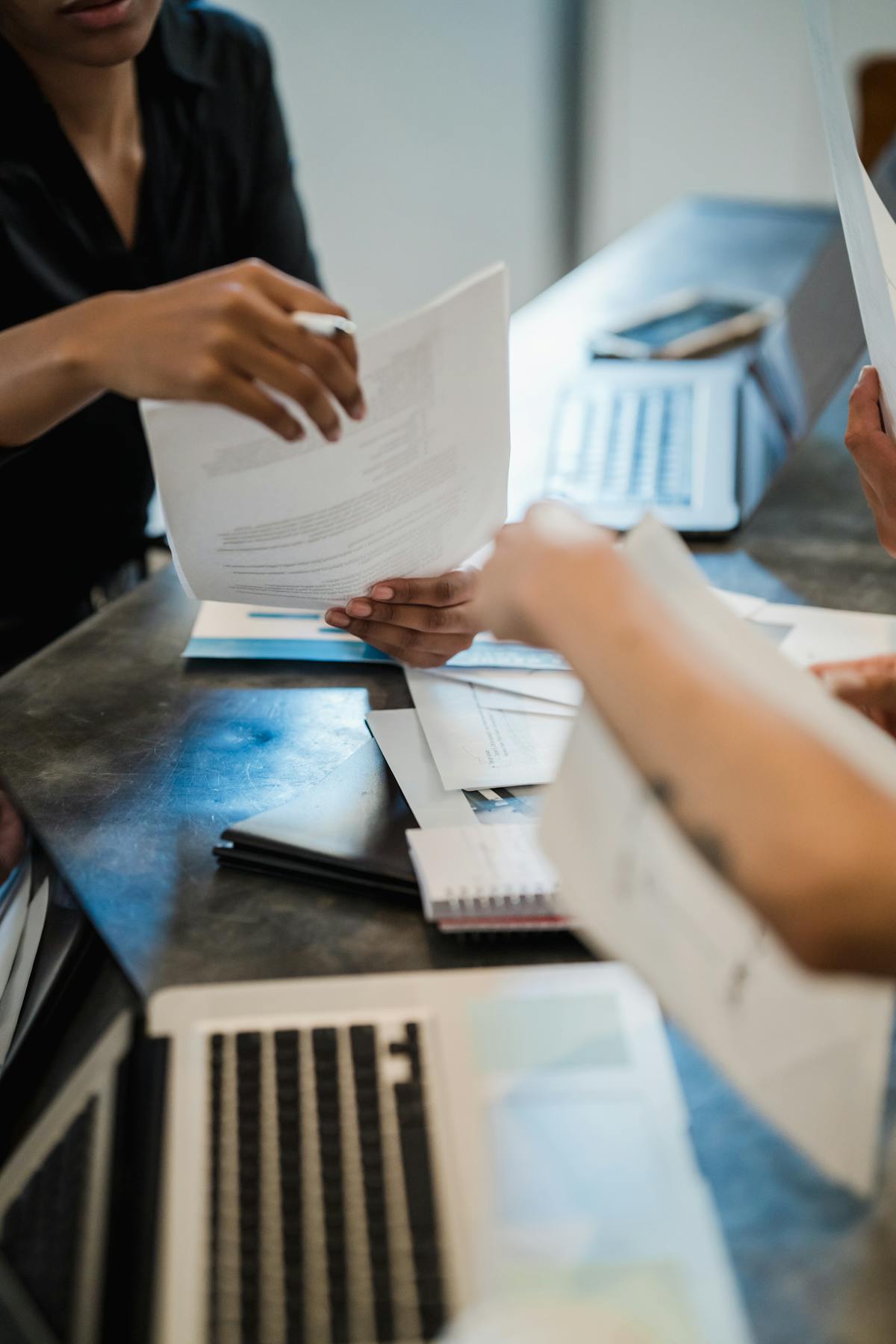The Executive Summary Formula: 5 Sentences That Make the Rest Optional