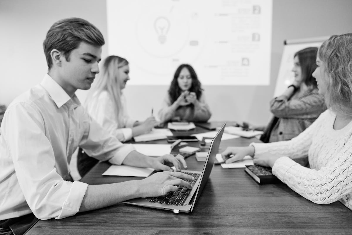 Artificial Intelligence for Business Proposals: What It Can (and Can't) Do