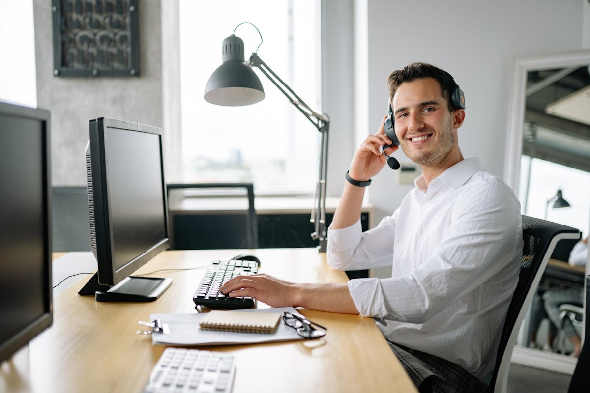 Upwork vs. Direct Clients: Why Experienced Freelancers Eventually Leave the Platform