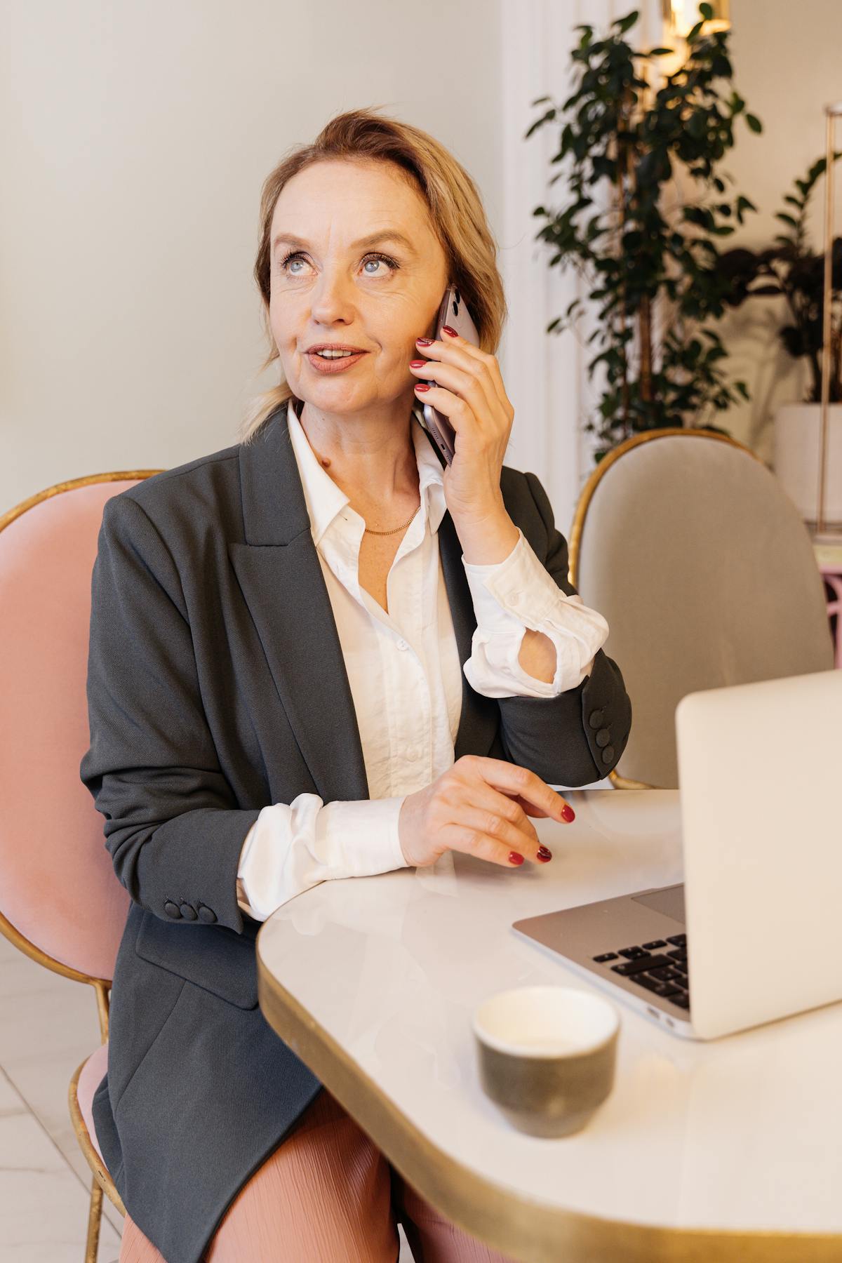 What Makes a Good Follow-Up Message? (Examples + Formula)