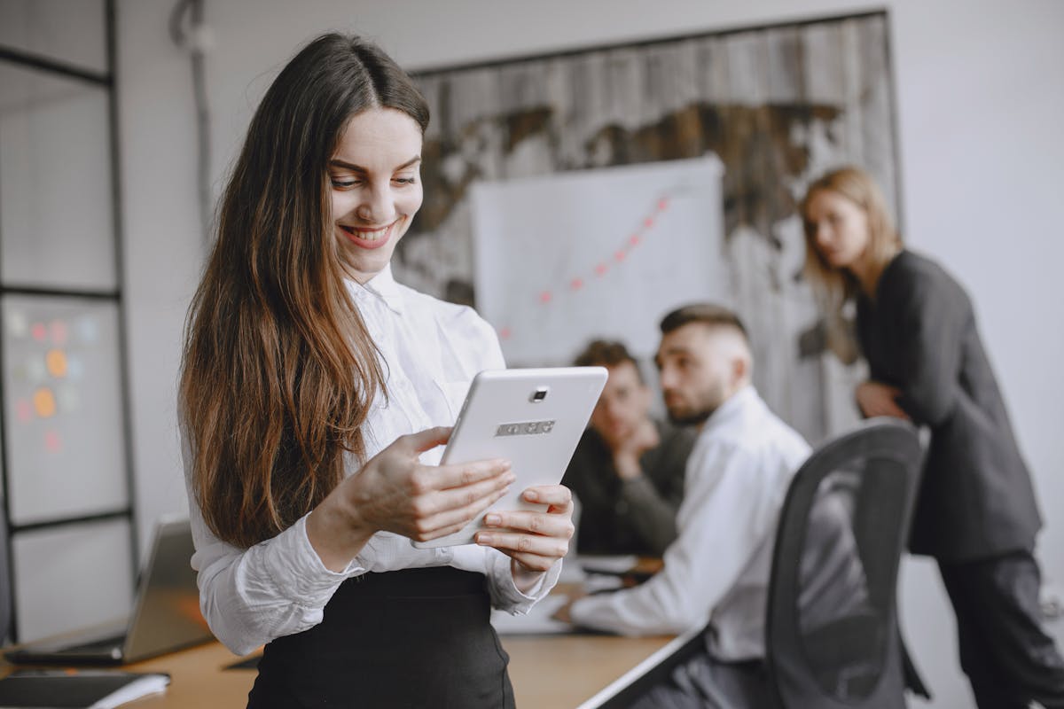 How to Build a Client Pipeline Outside Upwork (The Exit Strategy)