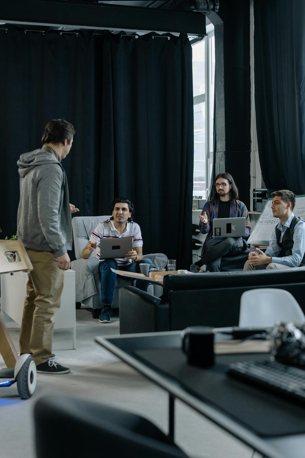 Solo Freelancer vs. Small Agency: Which Model Earns More After Expenses?