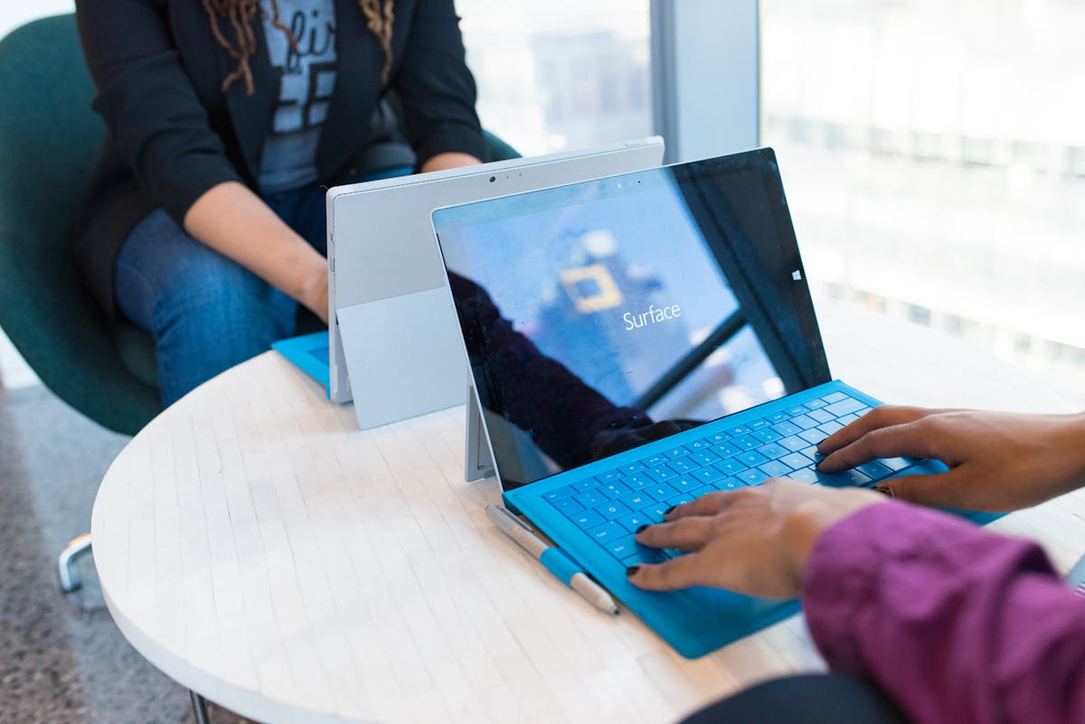 Comparing software on laptops