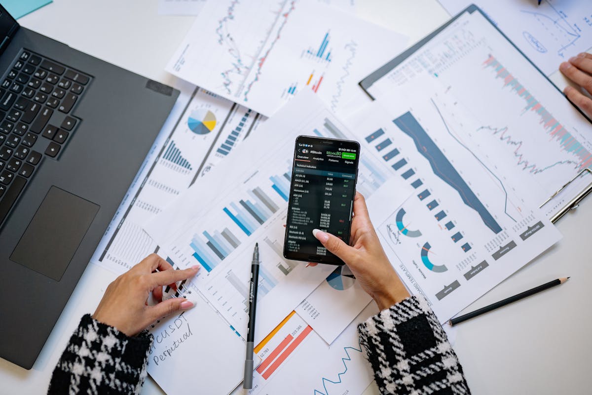 Best Proposal Analytics Tools in 2026 (Turn Proposal Data Into a Higher Win Rate)