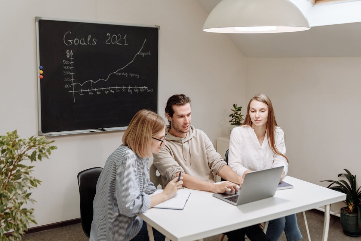 Freelance Sales Job Description: What the Role Actually Involves