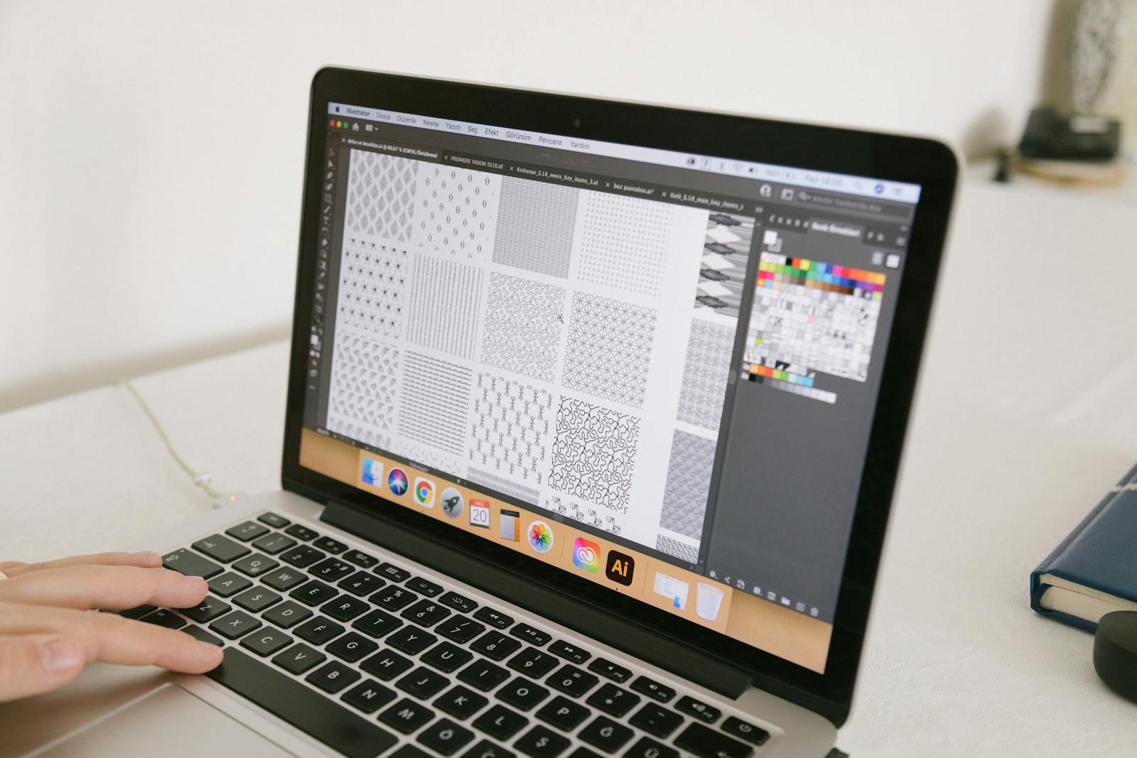 Freelance Web Design Pricing Guide (2026 Rates + Calculator)